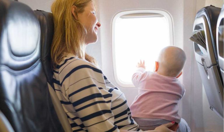טיסה עם תינוק